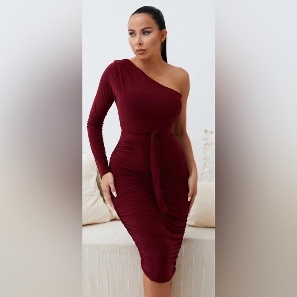 Femme Luxe - One Shoulder Midi dress